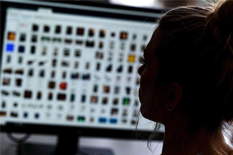 Der Kinderschutzbund fordert mehr Anstrengungen im Kampf gegen Missbrauchsdarstellungen im Internet. (Symbolbild)Arne Dedert/dpa