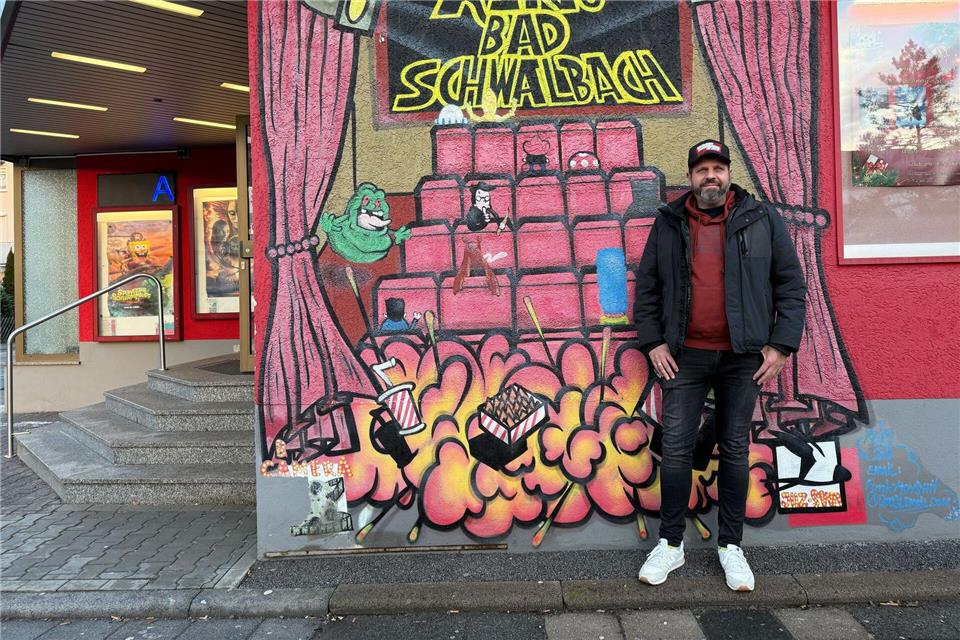 Der Kino-Betreiber Christian Dämgen kritisiert die seiner Meinung nach zu starren Vorgaben der Filmverleiher etwa bei den Laufzeiten.Andrea Löbbecke/dpa