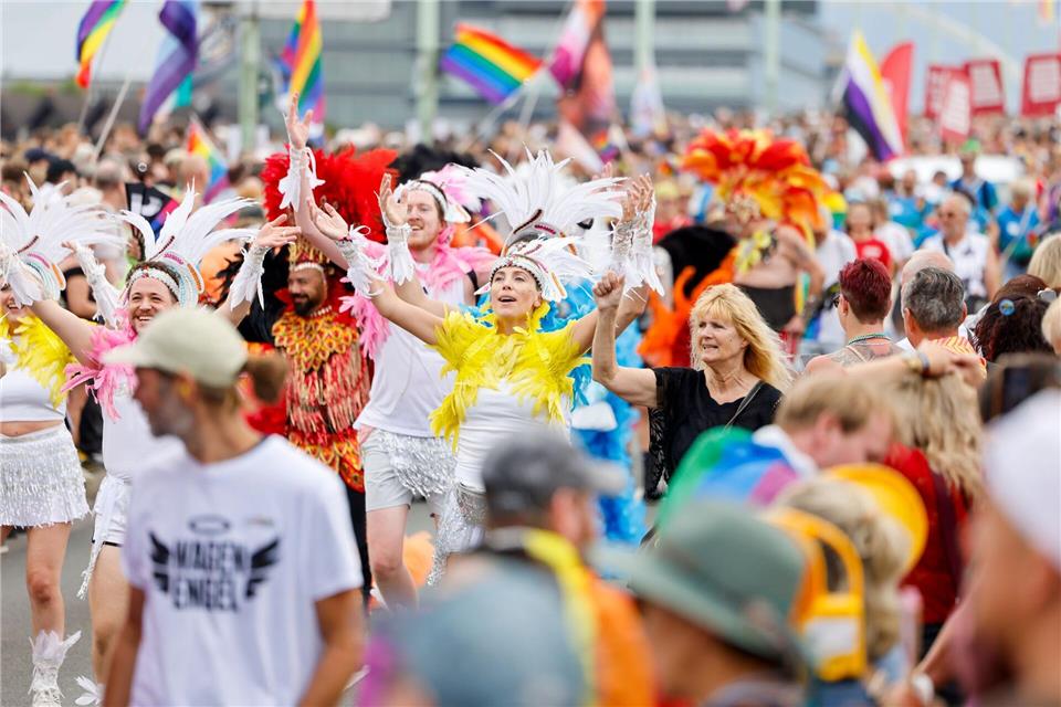 Der Kölner CSD hat am Sonntag wieder Tausende Besucher angezogen.Thomas Banneyer/dpa