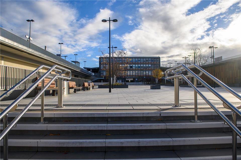 Bahnhof des Jahres bietet nicht nur guten Anschluss  Der Kölner Platz wurde umgestaltet. Klaus-Dietmar Gabbert/dpa