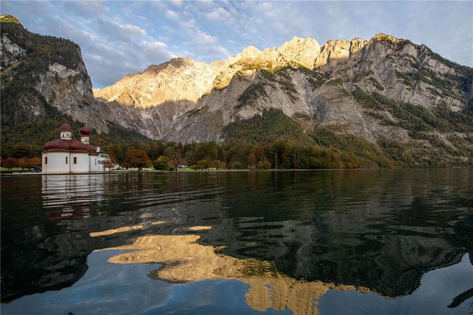 Der Königssee ist bei Touristen ein beliebtes Ausflugsziel. (Archivbild)Lino Mirgeler/dpa