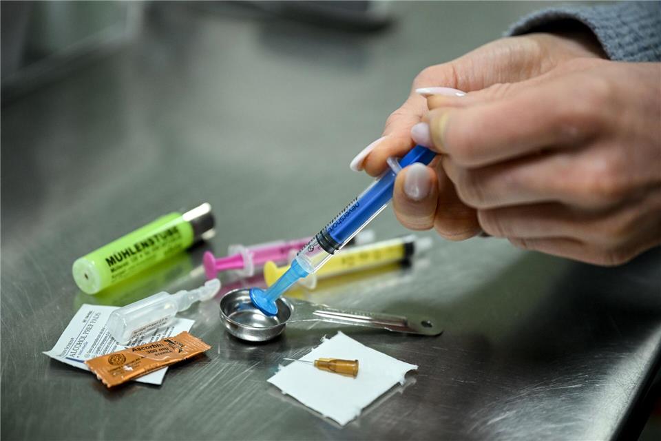 Der Konsum von Crack und Fentanyl gehört laut DHS-Suchthilfe zu den gravierenden Problemen (Archivbild)Britta Pedersen/dpa