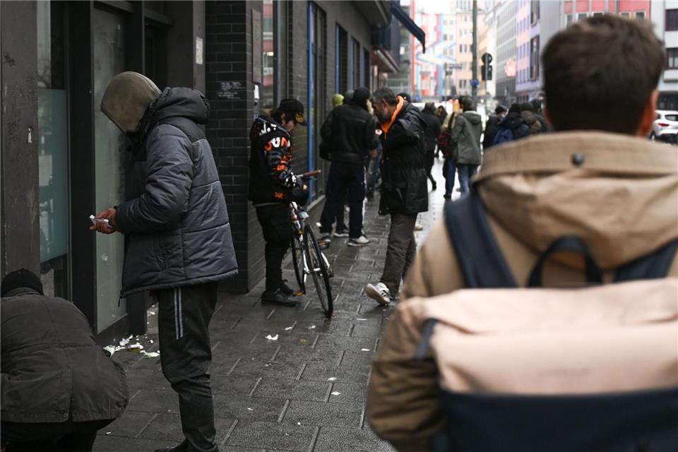 Der Konsumraum der „Integrativen Drogenhilfe“ liegt in der Niddastraße, einem Brennpunkt der Mainmetropole. (Archivbild) Arne Dedert/dpa