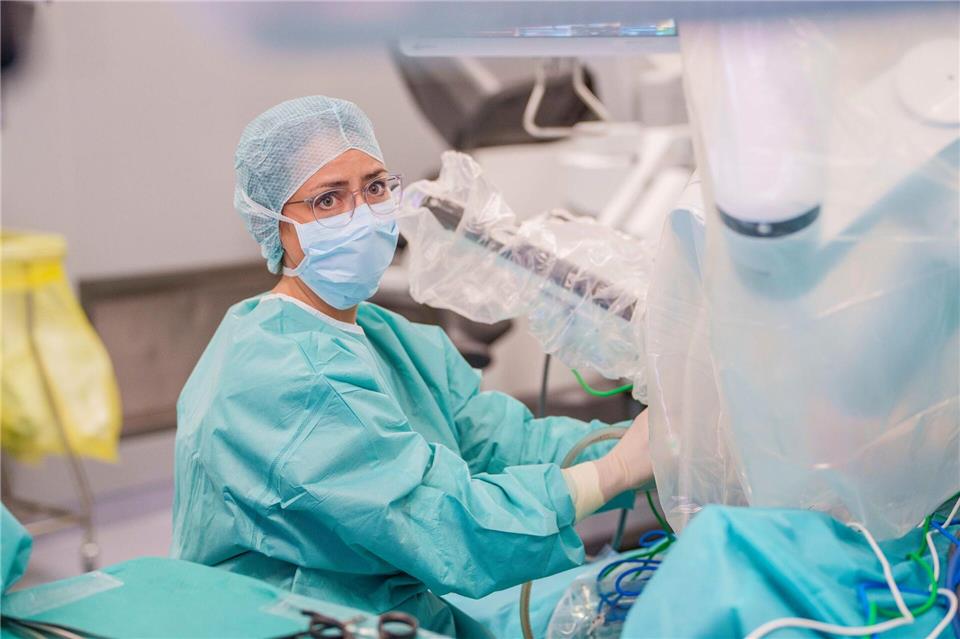 Der Kontakt mit Patientinnen und Patienten ist ihr wichtig.Andreas Arnold/dpa
