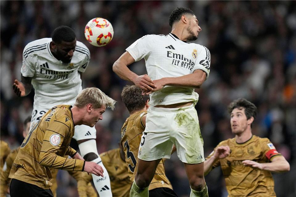Der Kopfball zum Finale: Rüdiger erzielt für Real das entscheidende Tor. Bernat Armangue/AP/dpa