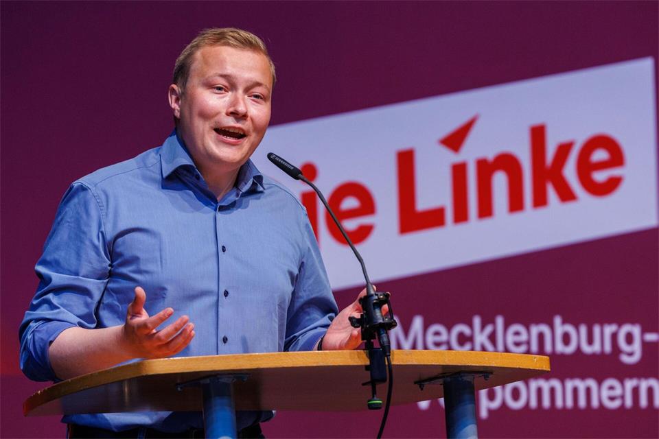 Der Landesvorsitzende der Partei Die Linke in Mecklenburg-Vorpommern hofft auf eine Fortsetzung von Rot-Rot in der Landesregierung. (Archivbild)Jens Büttner/dpa
