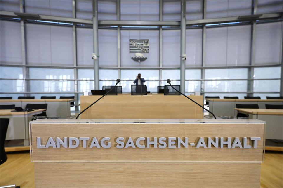 Der Landtag von Sachsen-Anhalt kommt zu einer Sondersitzung zusammen. (Archivbild)Jan Woitas/dpa