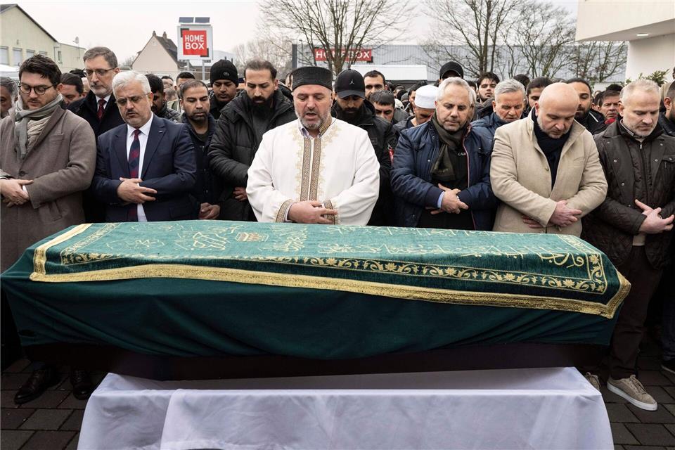 Der Leichnam sollte anschließend in die Türkei gebracht werden.Boris Roessler/dpa