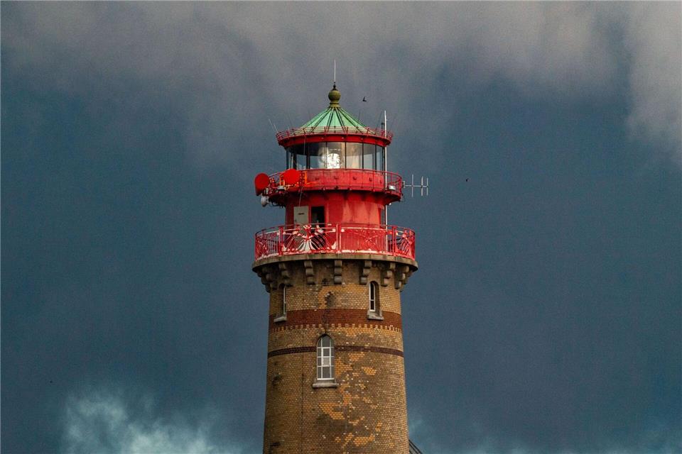 Der Leuchtturm am Kap Arkona soll umfassend saniert werden. (Archivbild)Stefan Sauer/dpa