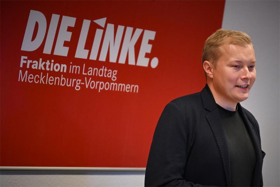 Der Linke-Landesvorsitzende Hennis Herbst führt die Sondierungsgruppe seiner Partei an. (Archivbild)Philip Dulian/dpa