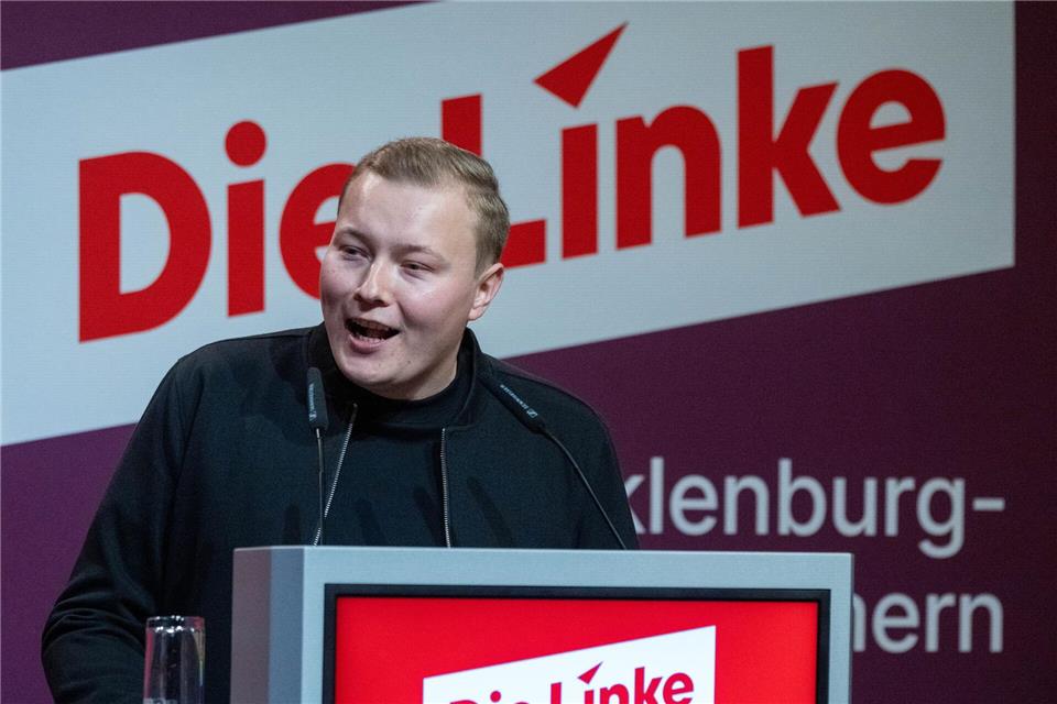 Der Linke-Landesvorsitzende Hennis Herbst stimmte die Delegierten in Schwerin auf den bevorstehenden Wahlkampf ein. (Archivbild)Stefan Sauer/dpa