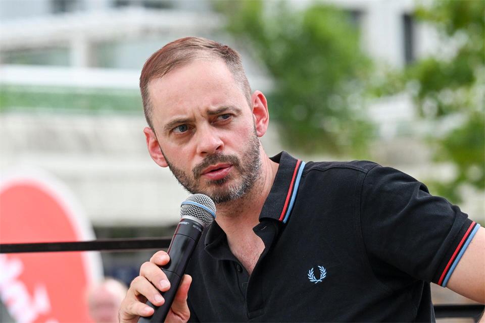 Der Linken-Politiker Bjoern Tielebein aus Marzahn-Hellersdorf ist Landesgeschäftsführer seiner Partei und managte deren Wahlkampf.Jens Kalaene/dpa