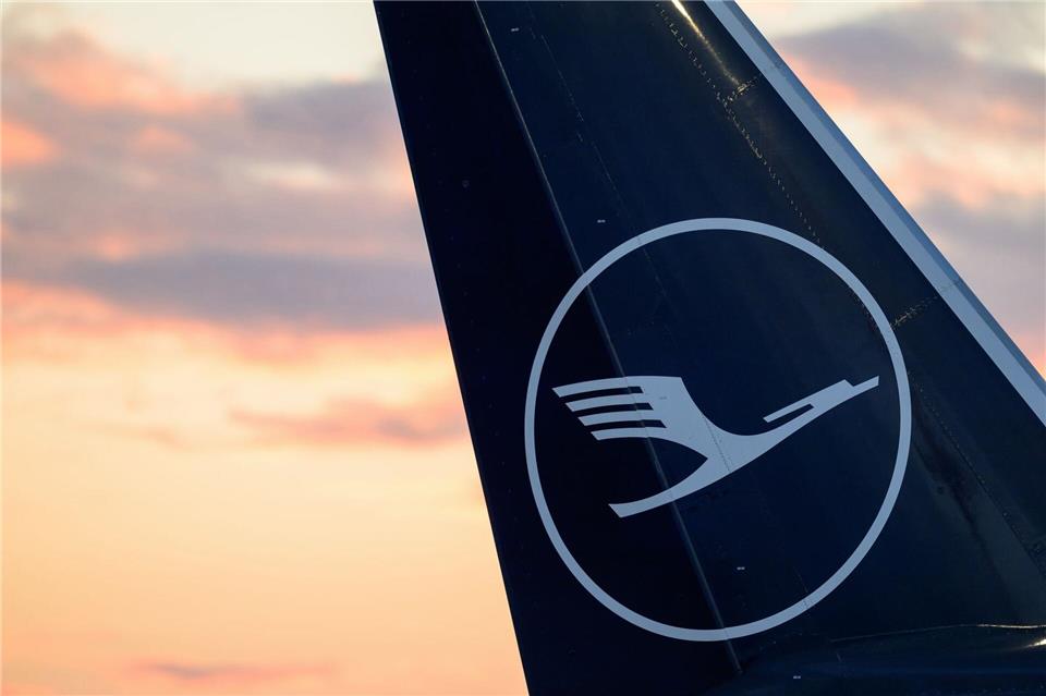 Der Lufthansa-Flieger landete in der Republik Kongo. (Symbolbild)Hannes P. Albert/dpa