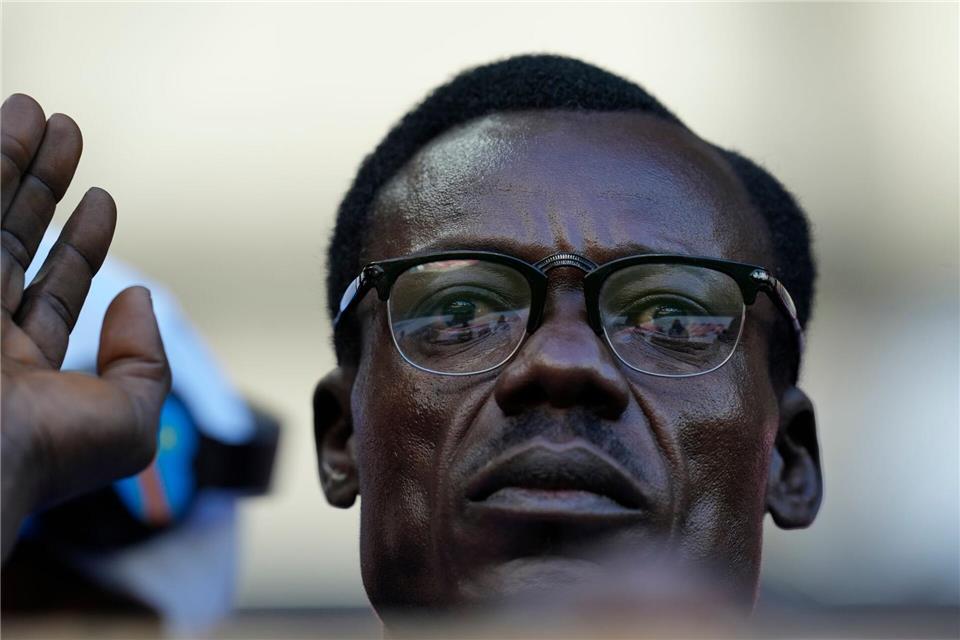 Der „Lumumba“-Fan der DR Kongo reist zur WM. (Archivbild)Mosa’ab Elshamy/AP/dpa