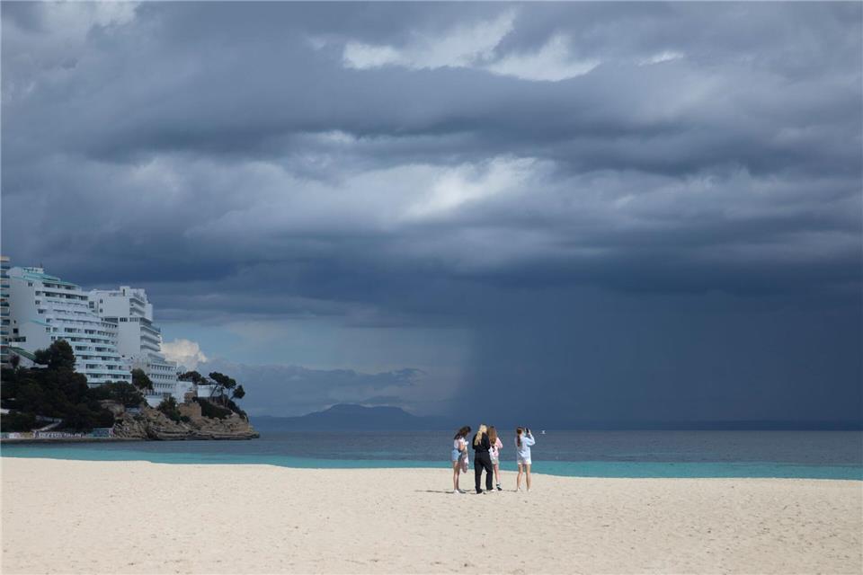 Der März zeigte sich auf Mallorca bisher nicht besonders freundlich. (Archivbild)Clara Margais/dpa