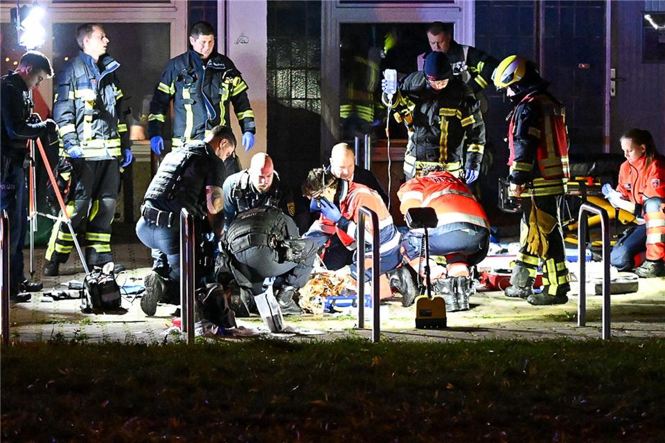 Der Mann hat den Angriff überlebt, ist allerdings schwer verletzt. Erik-Holm Langhof/EHL Media/dpa