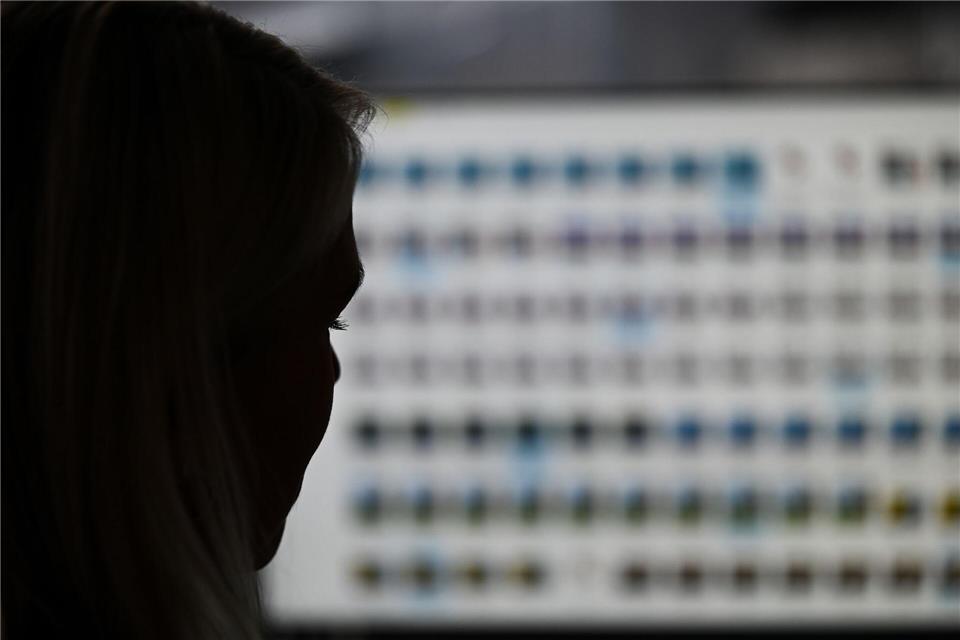 Der Mann soll schweren sexuellen Missbrauch von Kindern angeleitet haben. (Symbolbild)Arne Dedert/dpa