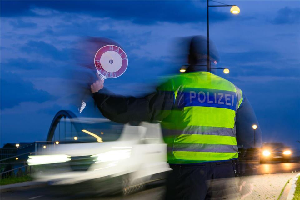 Der Mann wollte aus Polen nach Deutschland einreisen. (Symbolbild)Patrick Pleul/dpa