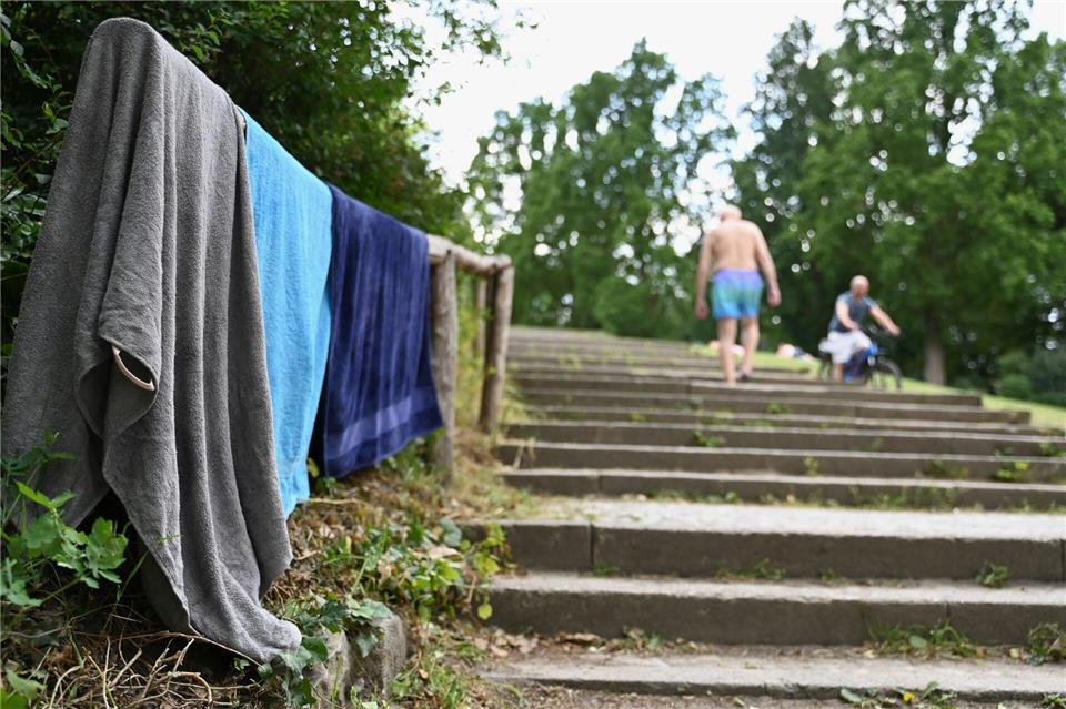 Der Mann wurde tot aus dem Schlachtensee geborgen. (Symbolbild)Michael Brandt/dpa