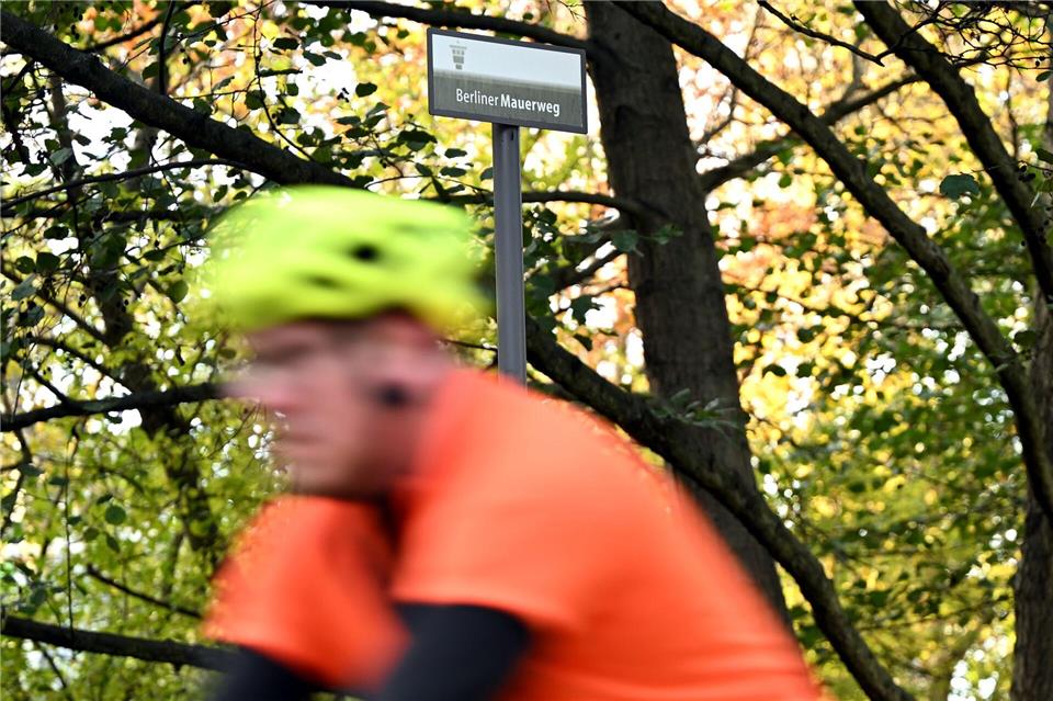 Der Mauerweg ist nicht zuletzt bei Radfahrern beliebt. Lilli Förter/dpa