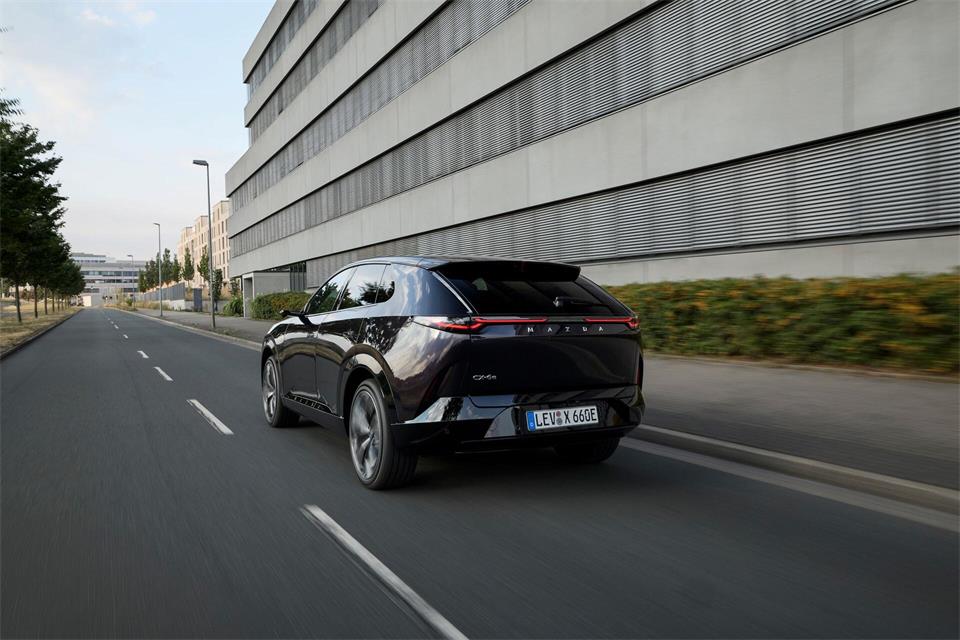 Der Mazda CX-6e soll dem VW ID.4 und dem Renault Scénic Konkurrenz machen.Mazda/dpa-tmn