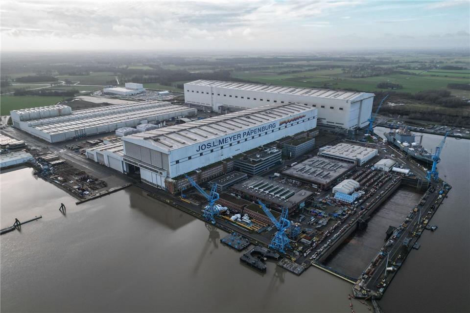 Der Milliardenauftrag über neue Kreuzfahrtschiffe soll in der Papenburger Werft für Auslastung sorgen. (Archivbild)Lars Penning/dpa