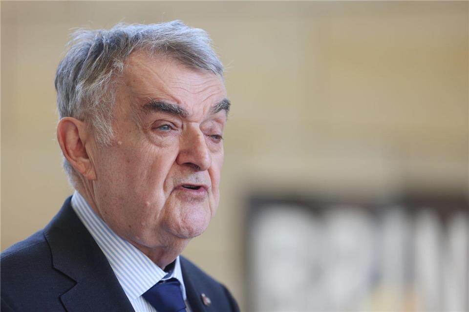 Der Minister gab im Landtags-Innenausschuss überraschende neue Details bekannt. (Archivbild)David Young/dpa