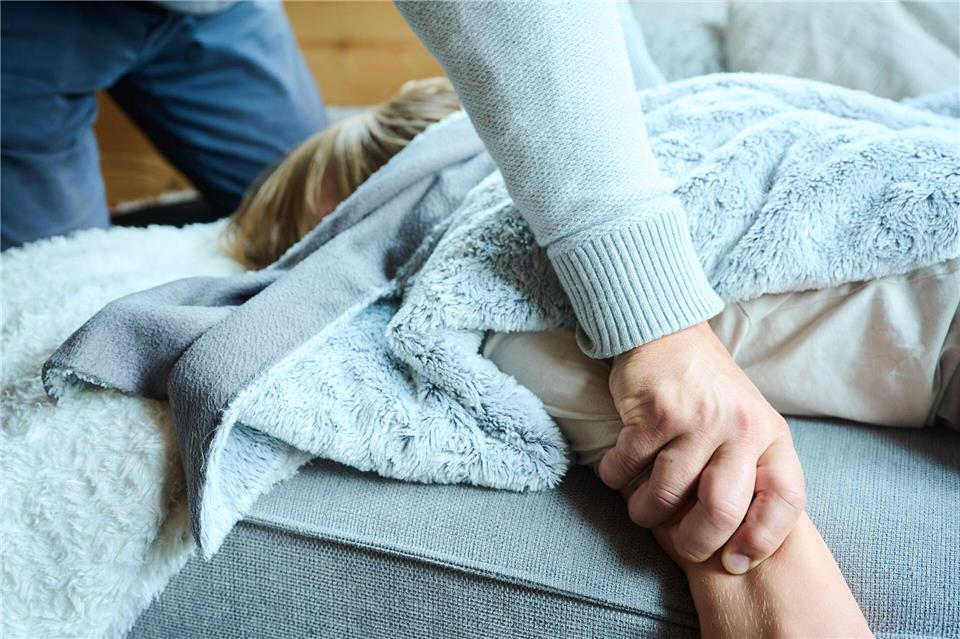 Der Ministerrat beschloss die Einrichtung der Stelle eines Landesbeauftragten gegen sexualisierte Gewalt an Kindern und Jugendlichen. (Symbolbild) Annette Riedl/dpa
