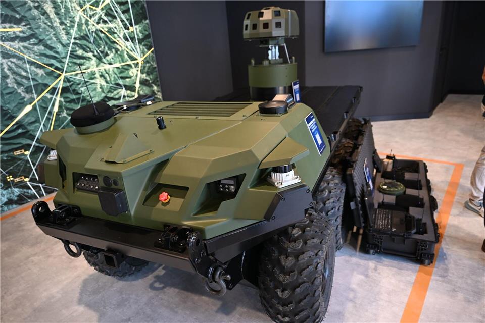 Der Mission Master, ein unbemanntes militärisches Fahrzeug von Rheinmetall. Wolf von Dewitz/dpa