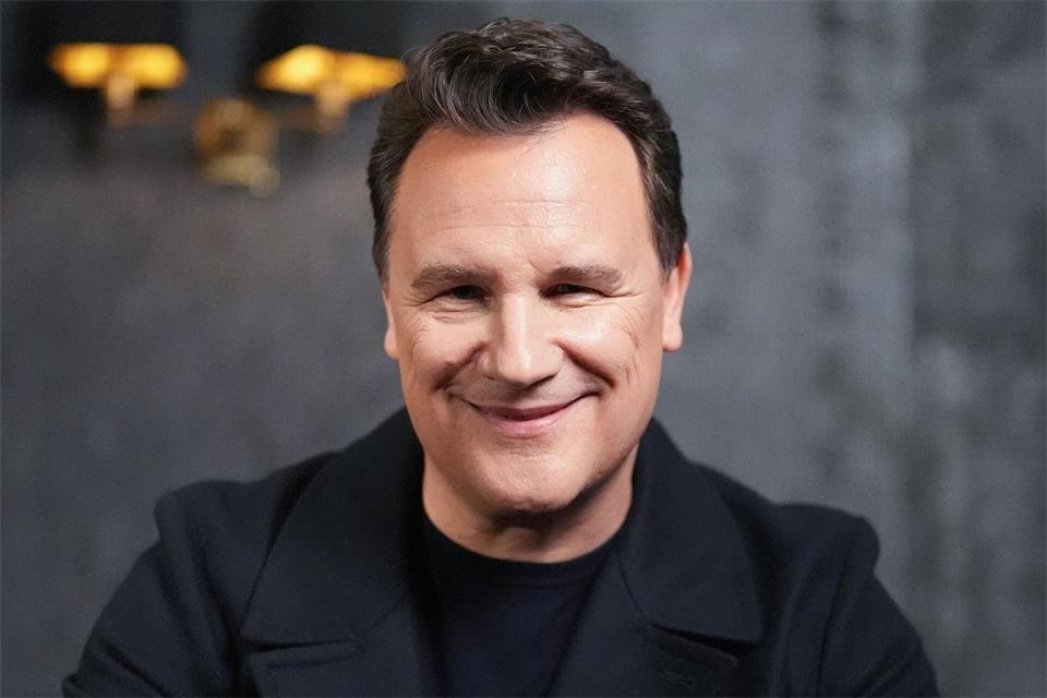 Der Modedesigner und TV-Moderator Guido Maria Kretschmer empfindet Berlin als zunehmend raue Stadt. (Archivbild)Marcus Brandt/dpa
