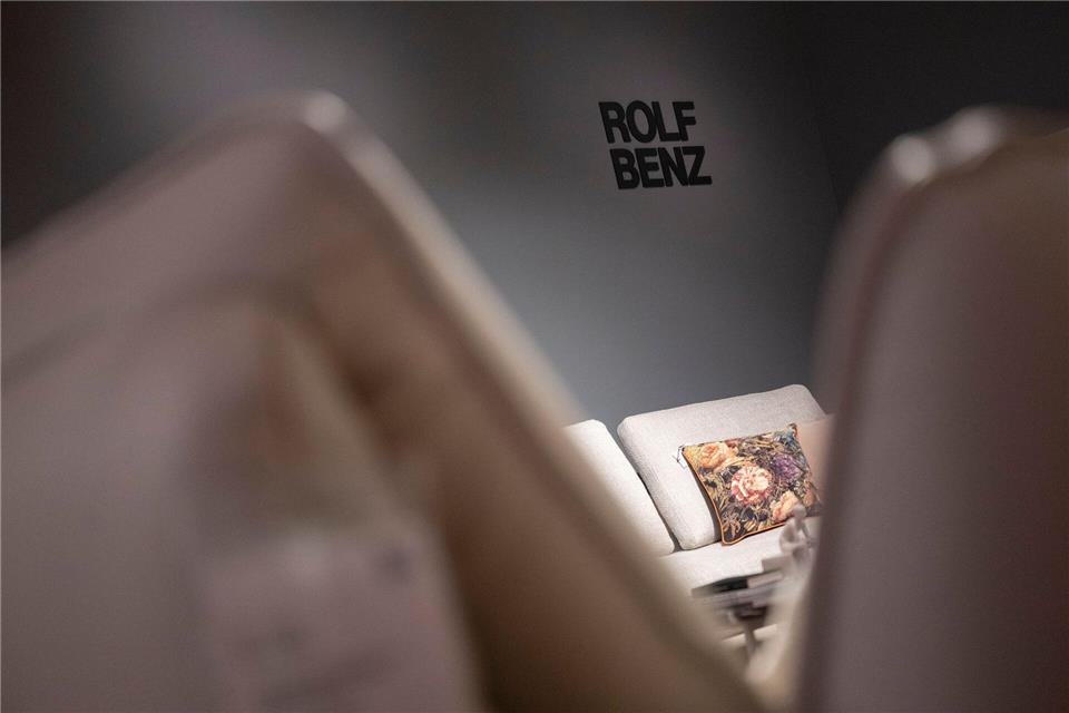 Der Möbelhersteller Rolf Benz bekommt wieder deutsche Eigentümer. Marijan Murat/dpa