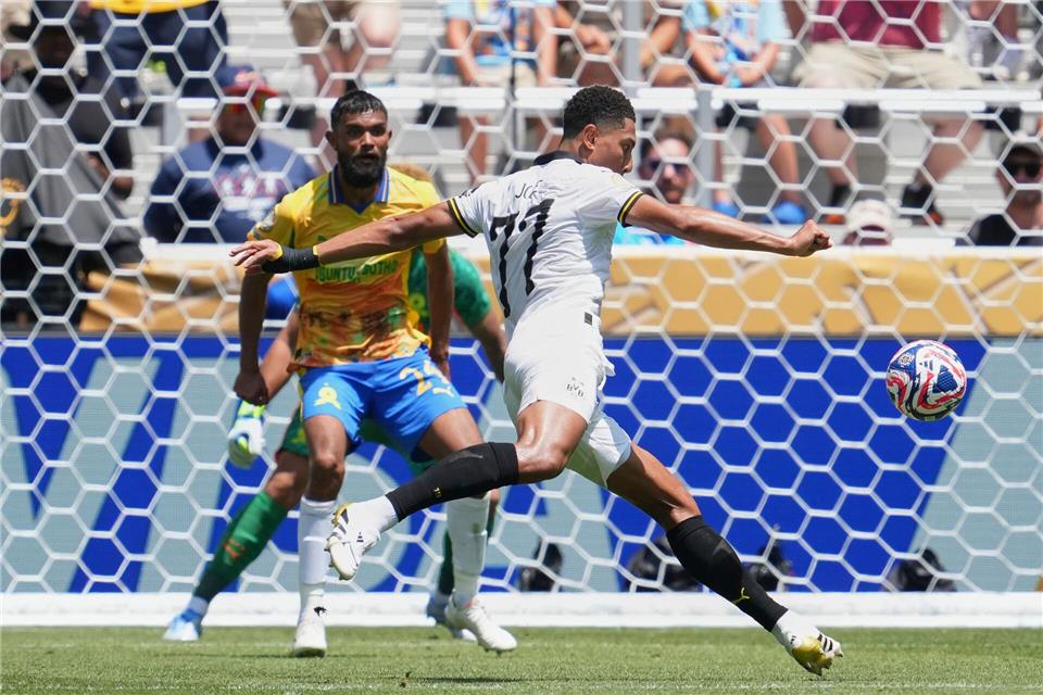 Der Moment, in dem Bellingham zum dritten Dortmunder Tor gegen Mamelodi trafJeff Dean/FR171800 AP/AP/dpa