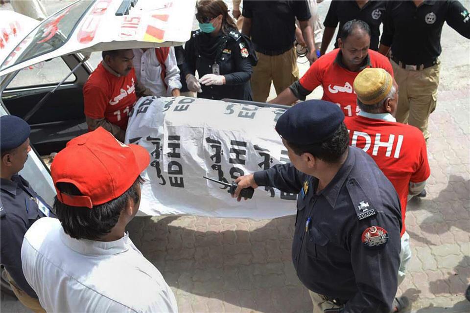 Der Mord an Qandeel Baloch im Juli 2016 regte Gesetzesänderungen in Pakistan an. (Archivbild)Faisal Kareem/EPA/dpa