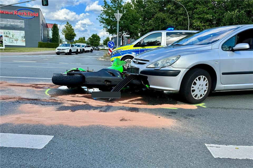 Der Motorradfahrer wurde lebensgefährlich verletzt.