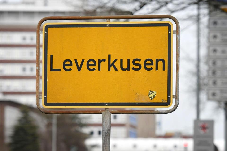 Der Name des Grünen-Kandidaten wird nach Angaben der Stadt am Sonntag trotzdem auf den Wahlzetteln stehen. (Symbolbild)Henning Kaiser/dpa