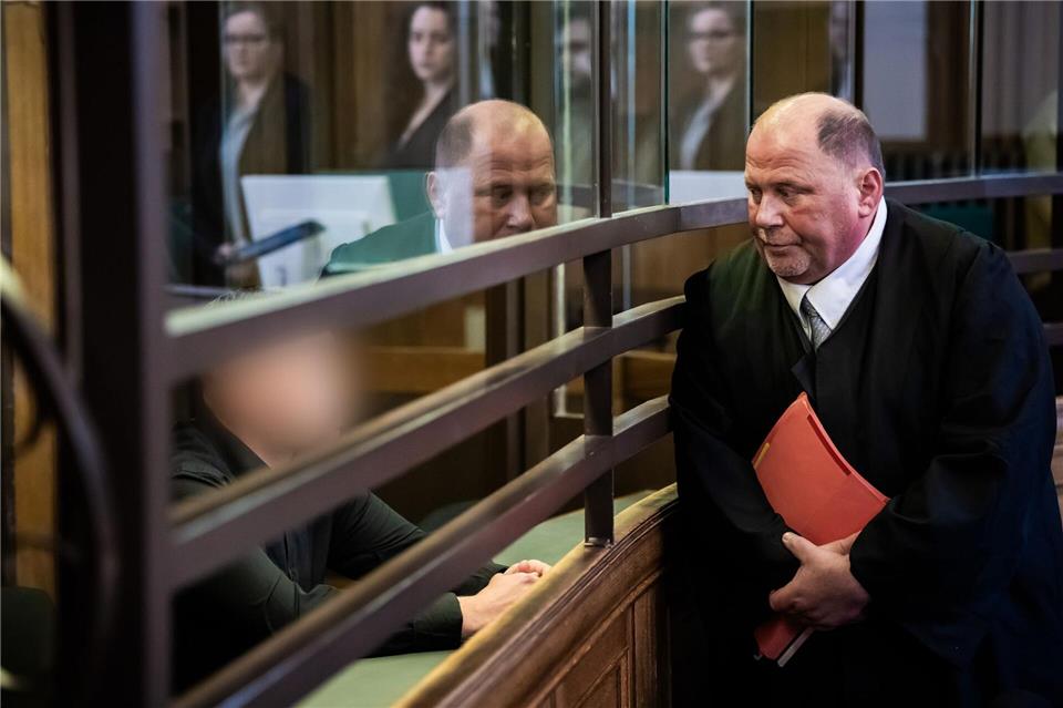 Der Neonazi war zu einer Haftstrafe von drei Jahren und drei Monaten verurteilt worden. (Archivbild) Christoph Soeder/dpa