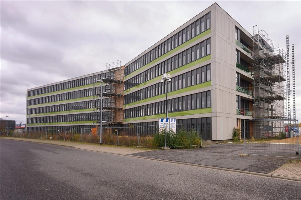 Der Neubau des Landesuntersuchungsamts in Koblenz dauert viel länger als geplant und wird viel teurer. Thomas Frey/dpa