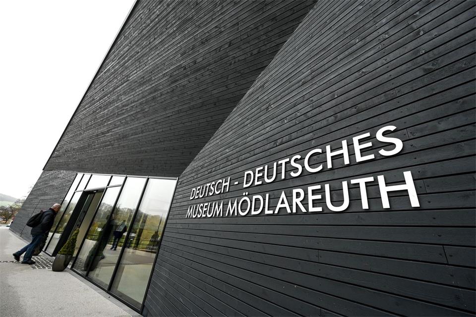 Der Neubau des Museums Mödlareuth öffnete 2025. (Archivbild)Heiko Rebsch/dpa