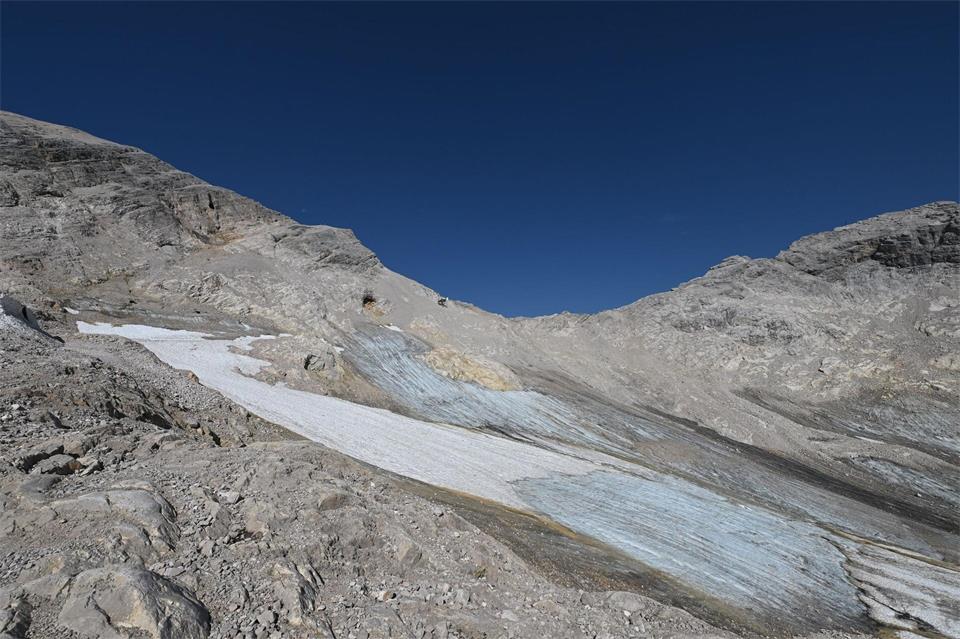 Der Nördlichen Schneeferner am Zugspitzplatt verliert jedes Jahr weiter an Masse. Angelika Warmuth/dpa