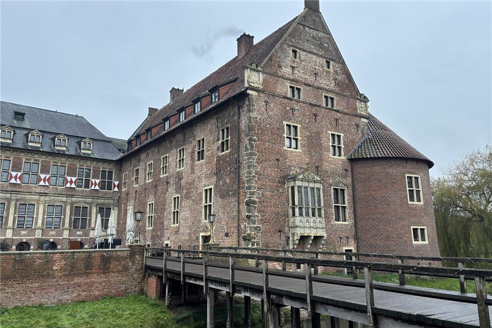 Der Nordflügel des Schlosses (Saalgeschoss) soll saniert werden. Im Fokus liegt vor allem eine Belüftung und Klimatisierung des Rittersaals.