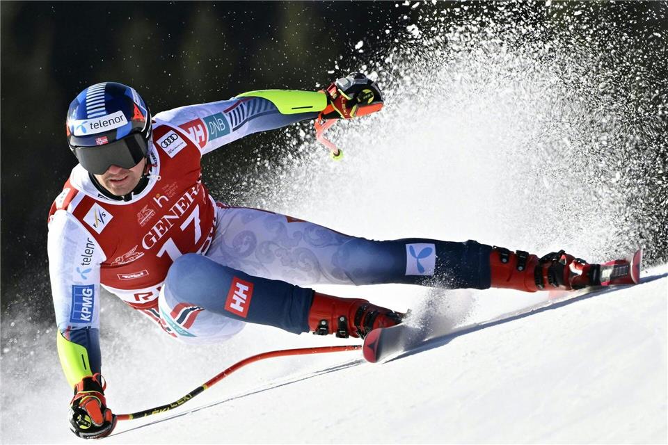 Der Norweger Adrian Smiseth Sejersted rettete sich im Super-G von Kitzbühel spektakulär.Hans Klaus Techt/APA/dpa