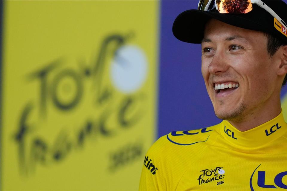 Der Norweger fährt bei der Tour im Gelben Trikot.Mosa’ab Elshamy/AP/dpa