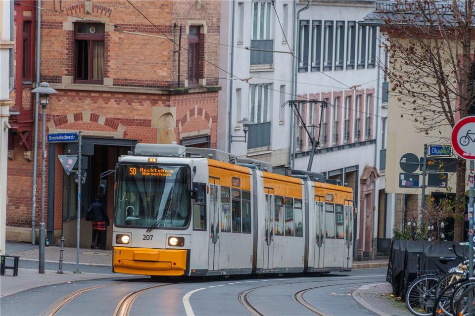 Der „Null-Euro-Samstag“ habe zu 20 Prozent mehr Fahrgästen geführt. (Symbolbild)Andreas Arnold/dpa