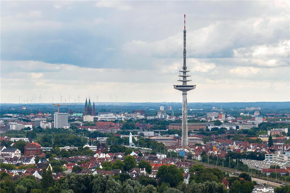 Bremen im Oktober wärmstes Bundesland  Der Oktober in Bremen war oft wolkenverhangen. (Archivbild)Sina Schuldt/dpa