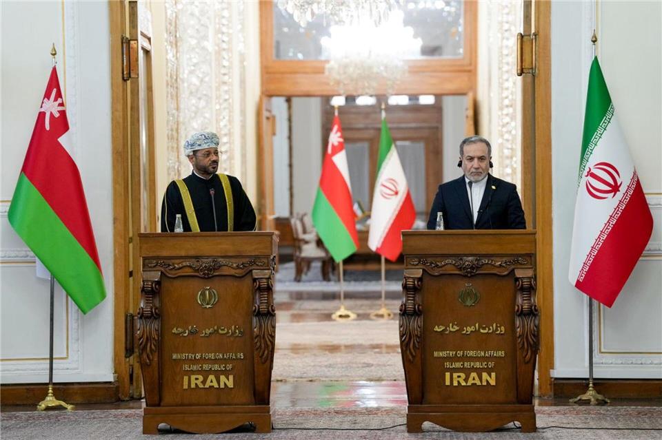 Der Oman und der Iran sollen miteinander über eine Lösung im Streit um die Schifffahrt durch die Straße von Hormus verhandeln. (Archivbild)Iranian Foreign Ministry/ZUMA Press Wire/dpa