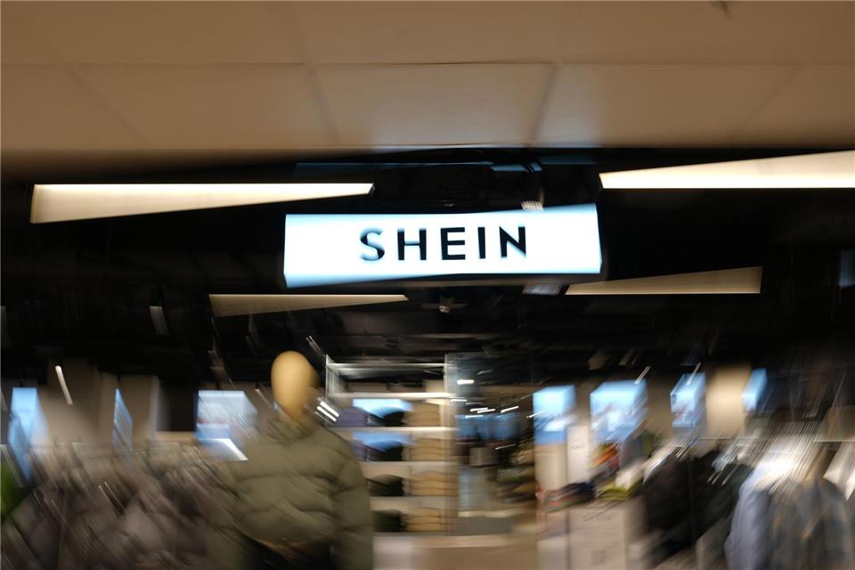 Der Online-Gigant zeigt sich nach der Eröffnung des Verfahrens kooperationsbereit. (Archivbild)Aurelien Morissard/AP/dpa