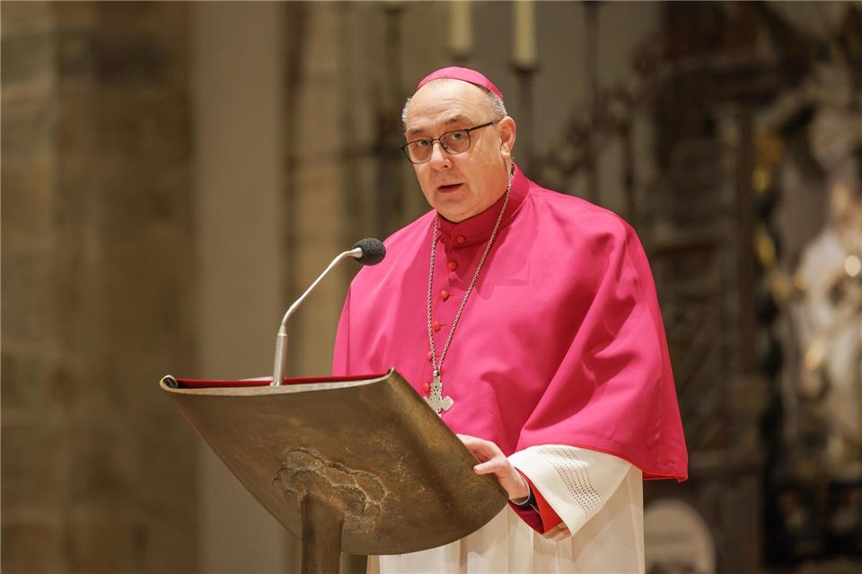 Der Osnabrücker Bischof Dominicus Meier hat die Gläubigen dazu aufgerufen, sich für demokratische Verhältnisse einzusetzen. (Archivbild)Friso Gentsch/dpa