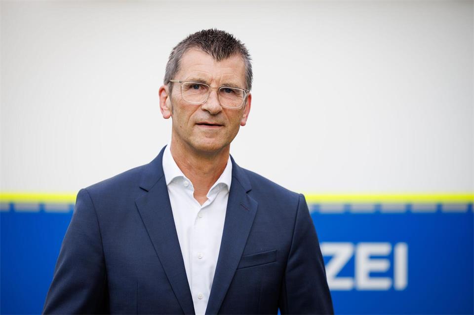 Der Osnabrücker Polizeipräsident Friedo de Vries ist besorgt wegen steigender Brutalität krimineller Banden. (Archivbild)Friso Gentsch/dpa