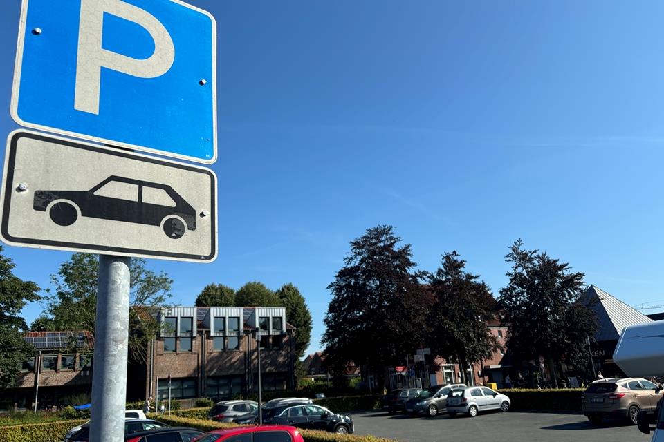 Der Parkplatz hinter dem Raesfelder Rathaus wird ab Montag umgebaut.