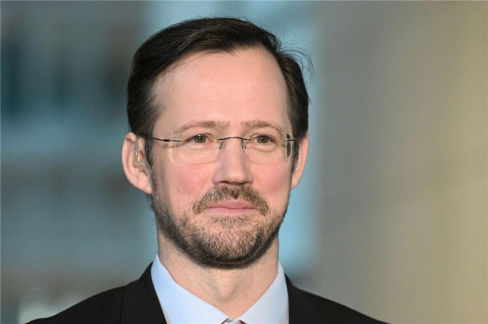 Der Parlamentarische Geschäftsführer der SPD, Dirk Wiese, hält die Lockerung für richtig. (Archivbild)Elisa Schu/dpa